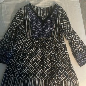 A pea in the pod long shirt w tie